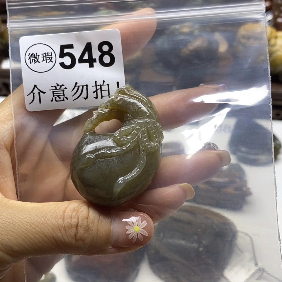 未镶嵌岫岩老玉（透闪石质玉）把件