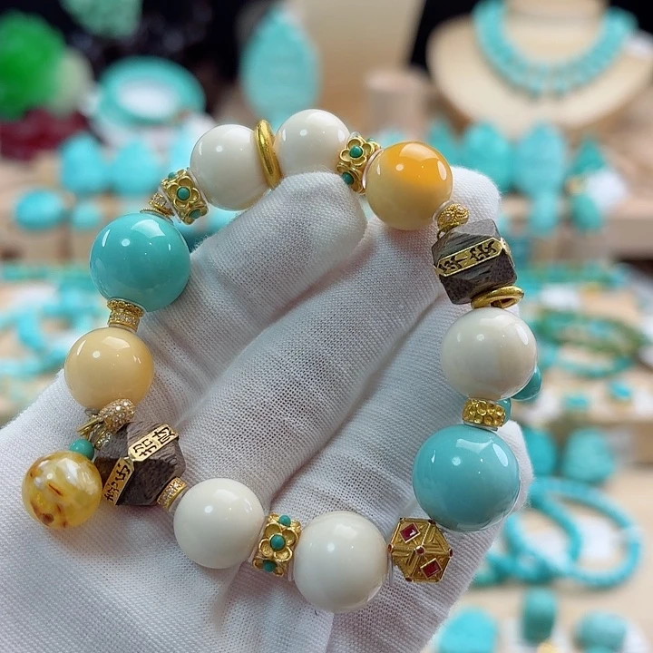 绿松石未镶嵌珠宝奇石