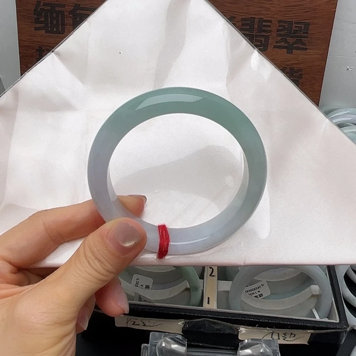 翡翠未镶嵌手镯56.8正圈