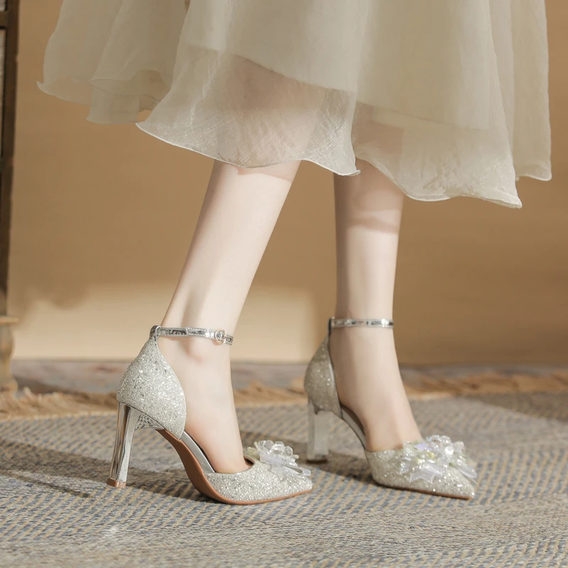 粗跟单鞋女尖头法式宴会伴娘鞋2025新款夏季水钻高跟中空凉鞋女