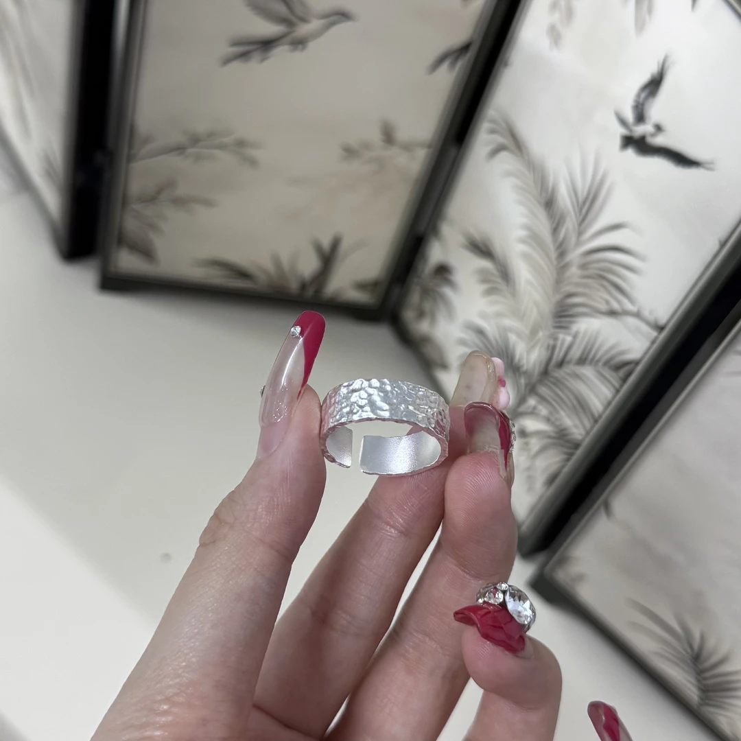 足银戒指 宽版男士锤纹戒指