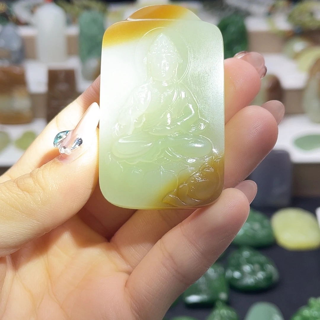 短***儿和田玉未镶嵌颈饰