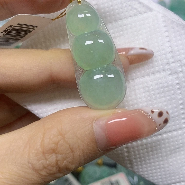 翡翠18K金镶嵌颈饰挂件