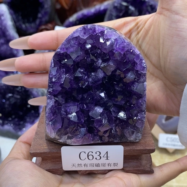 紫晶未镶嵌大型摆件（非配饰）