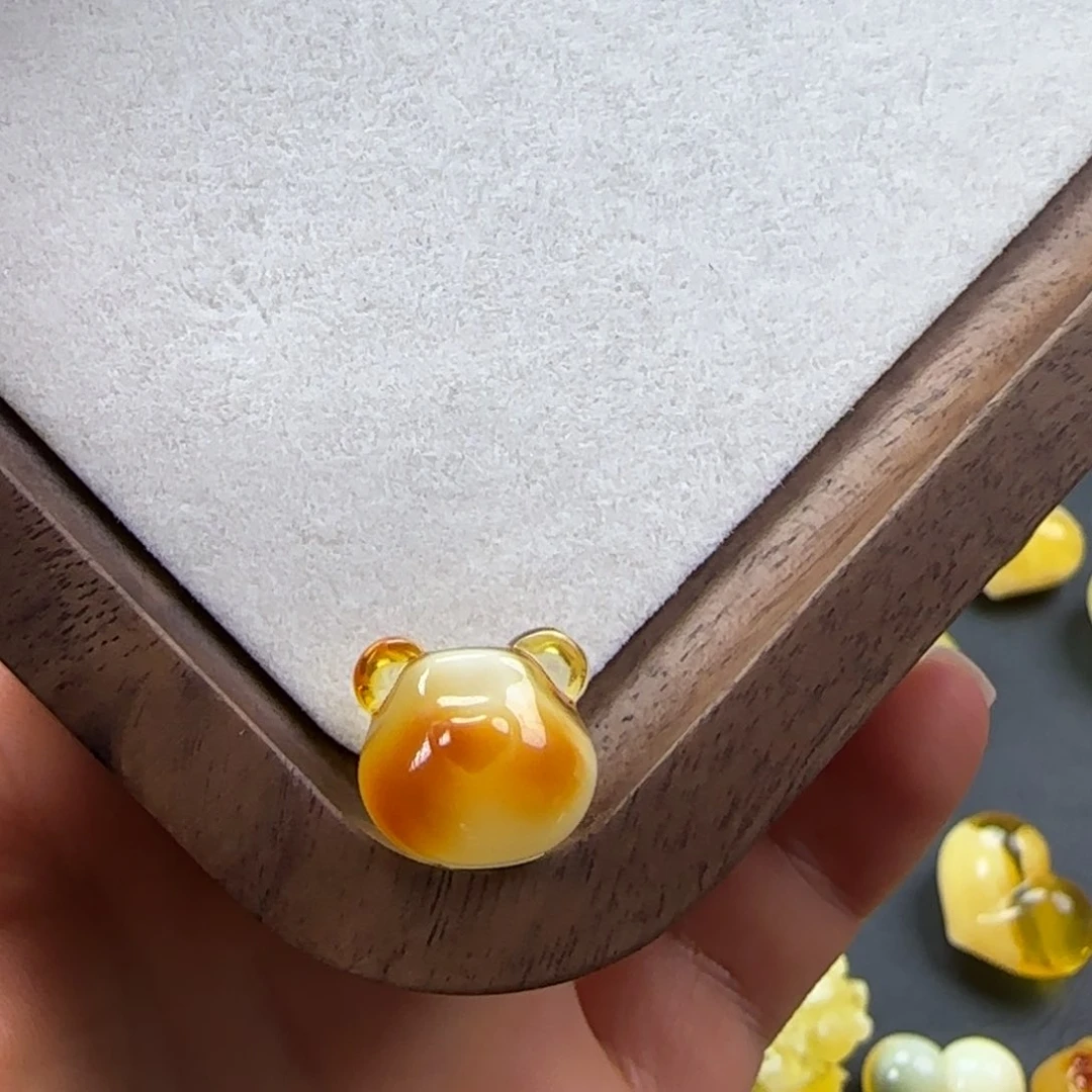 琥珀未镶嵌珠宝奇石