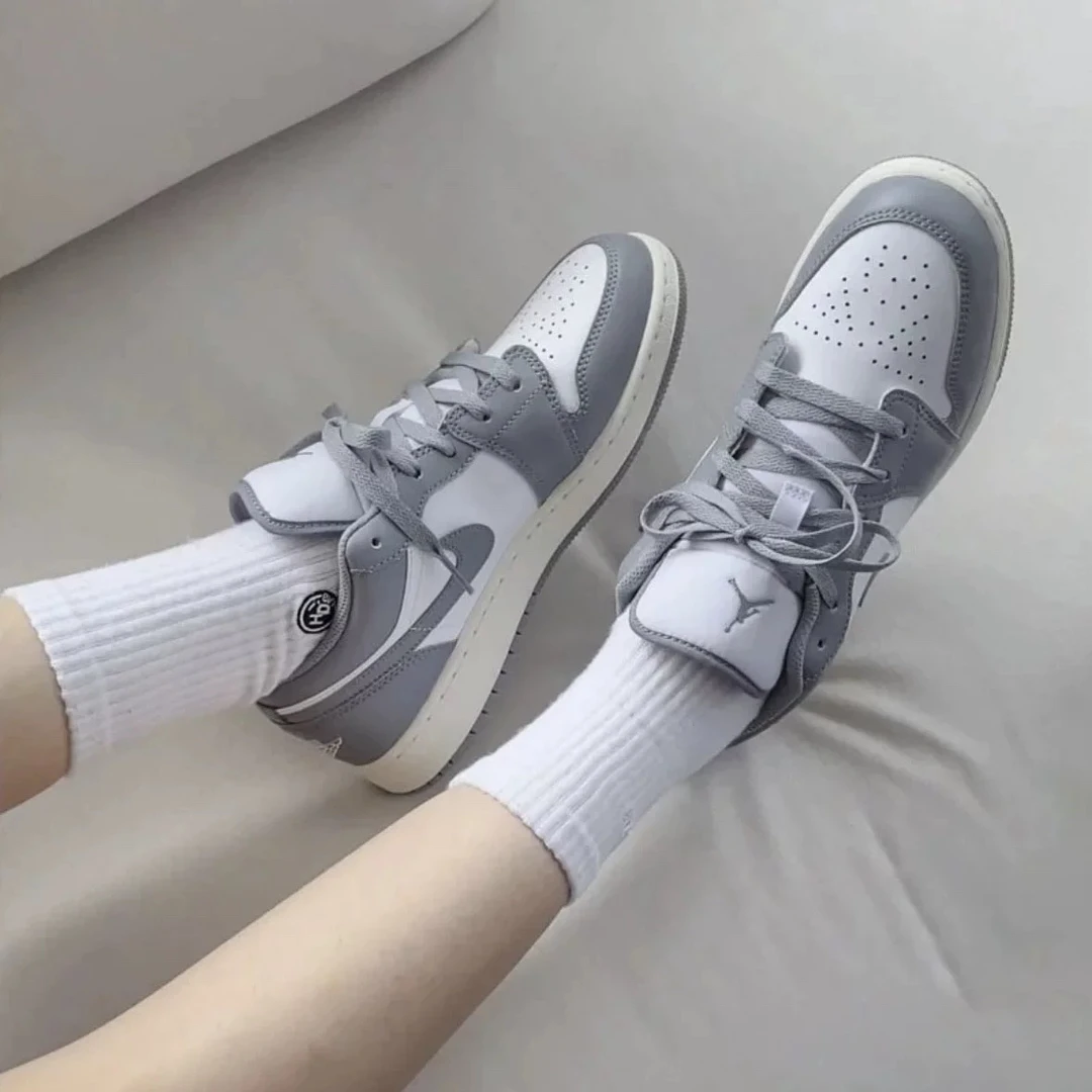 耐克女鞋Air Jordan 1耐磨休闲板鞋运动篮球鞋553558-065 140 132