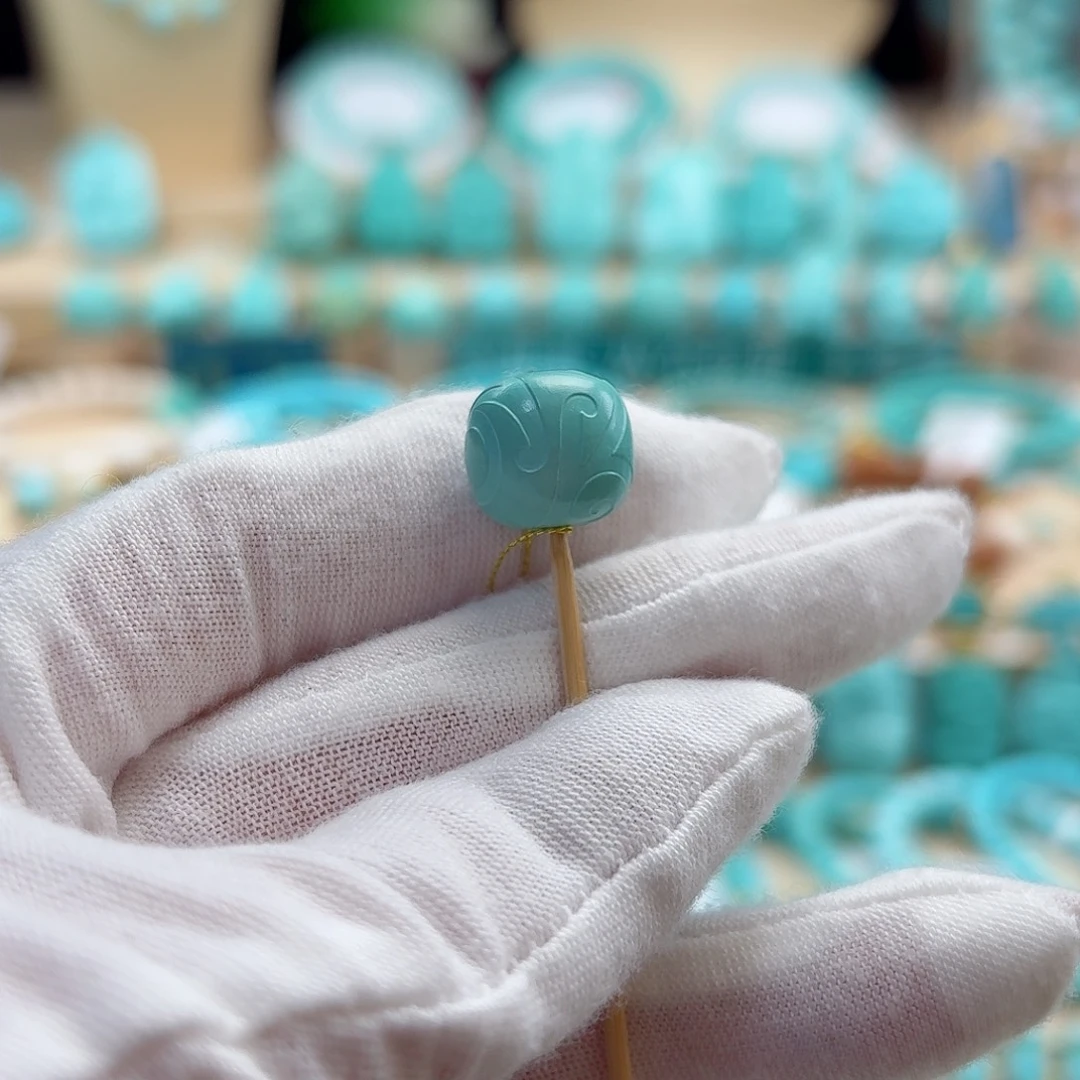 绿松石未镶嵌珠宝奇石