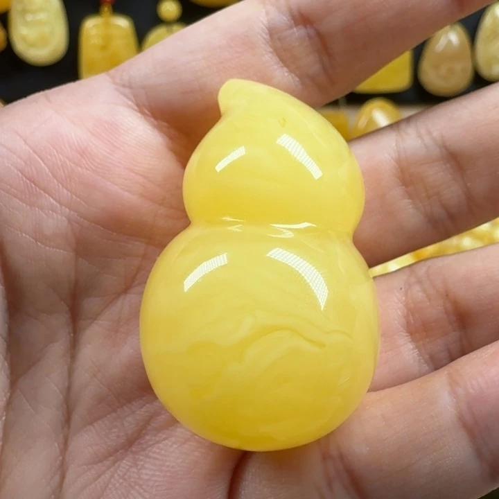 蜜蜡未镶嵌珠宝奇石