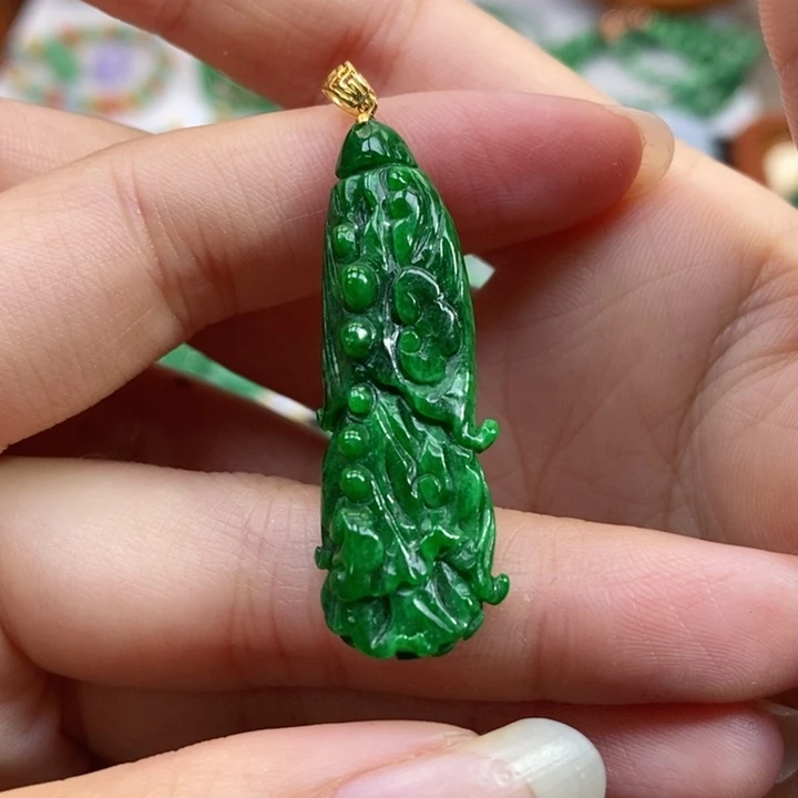 颈饰未镶嵌翡翠吊坠