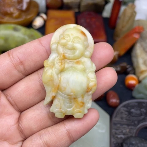 蛇纹石玉未镶嵌颈饰40