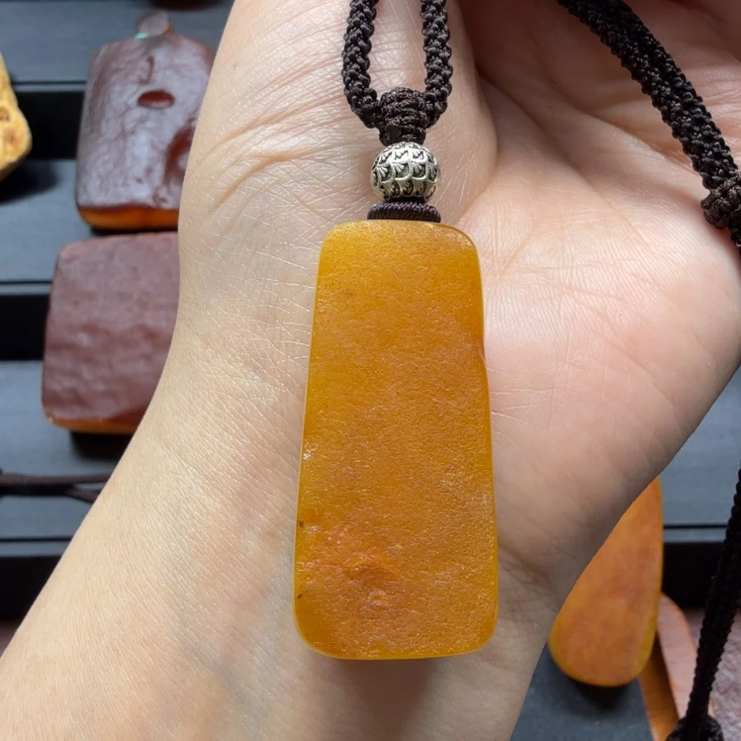 琥珀吊坠(赠链)未镶嵌