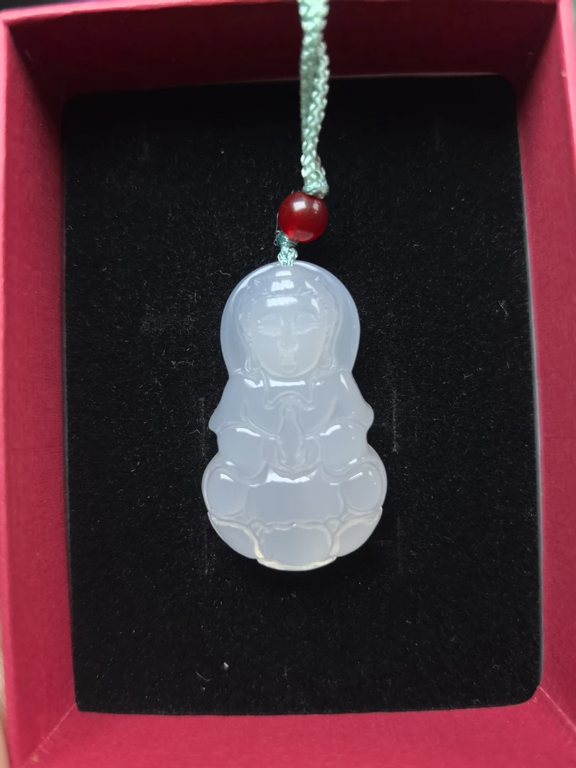 2761天然精品玛瑙小观音、带绳多样性发一个