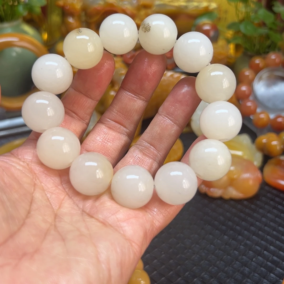 石英质玉未镶嵌颈饰