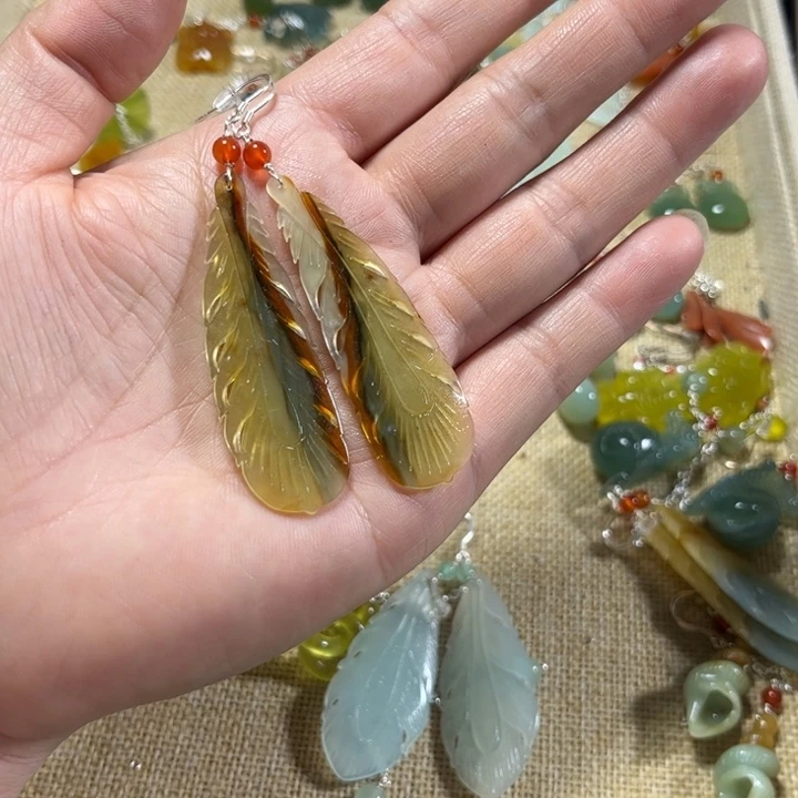 蛇纹石玉耳饰未镶嵌皇*后