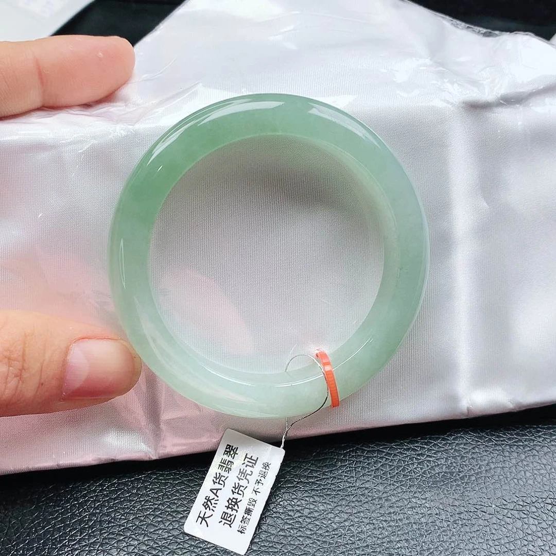 翡翠手镯未镶嵌天然翡翠手镯