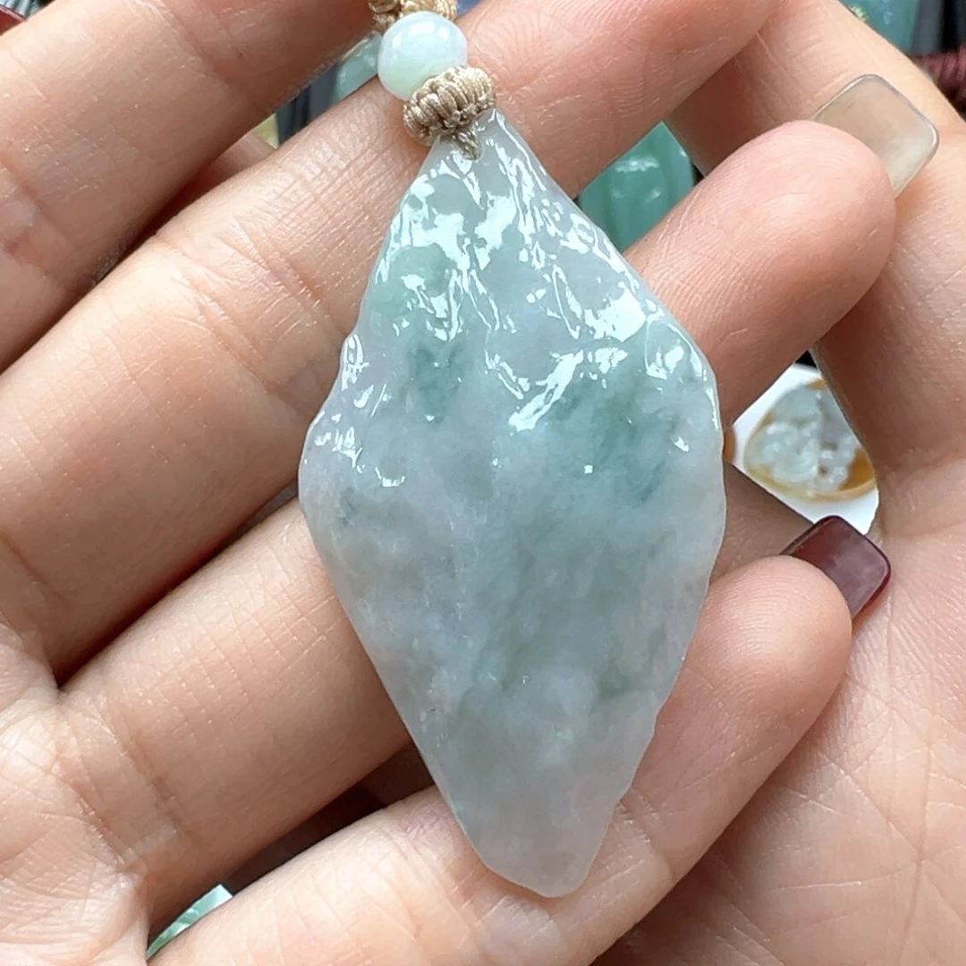 翡翠颈饰未镶嵌随行