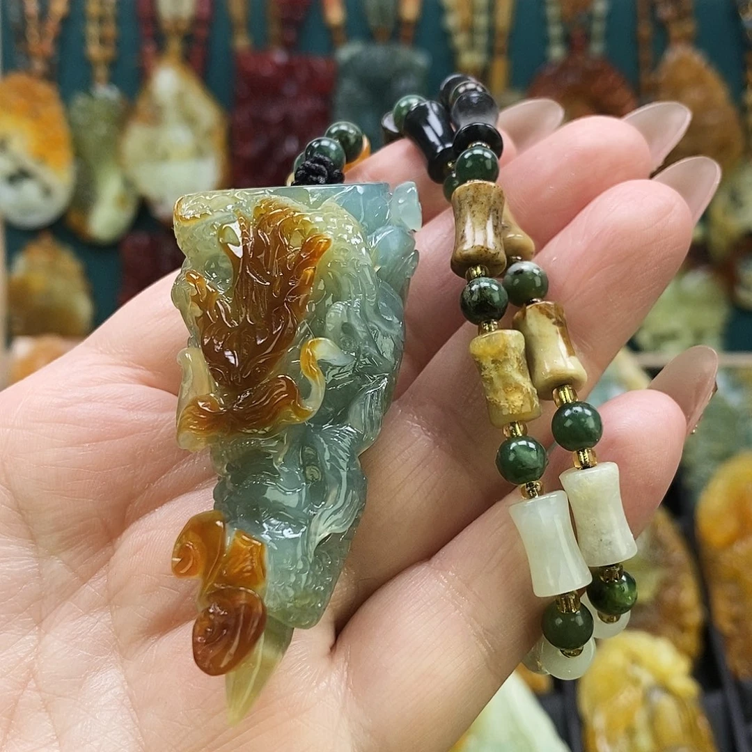 蛇纹石玉未镶嵌颈饰精品龙牙