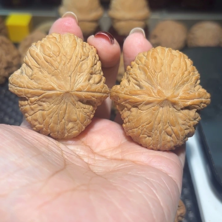 吊坠文玩核桃43泥鳅背一对