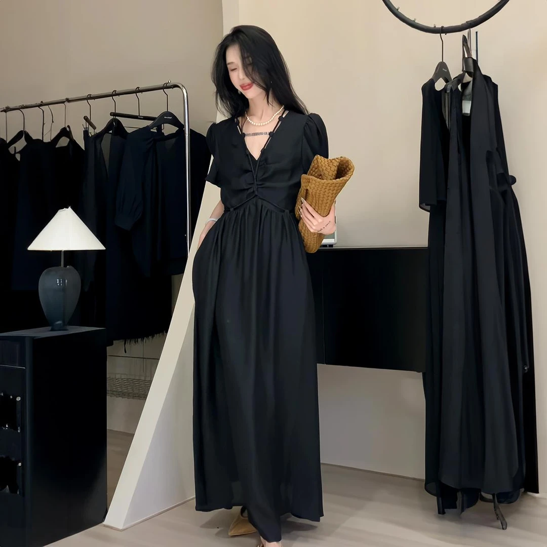 VOCKOO官方法式小众高级设计感气质V领连衣裙夏季2025新款收腰显