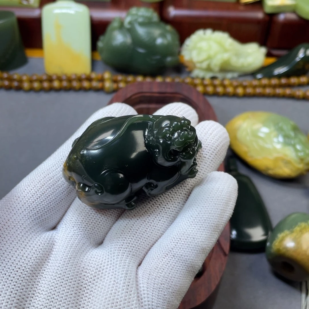 岫岩河磨玉（透闪石质玉）未镶嵌挂件昊*