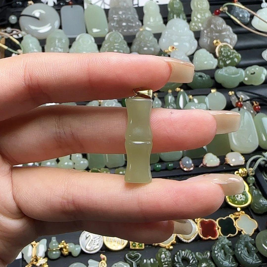 颈饰银S925镶嵌和田玉行**山