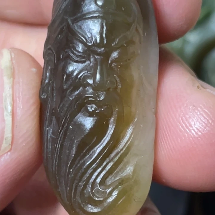 和田玉（墨玉）未镶嵌颈饰