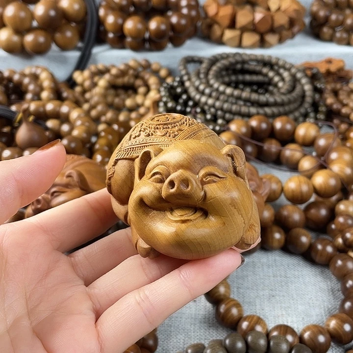 木老山檀瑕疵福猪摆件
