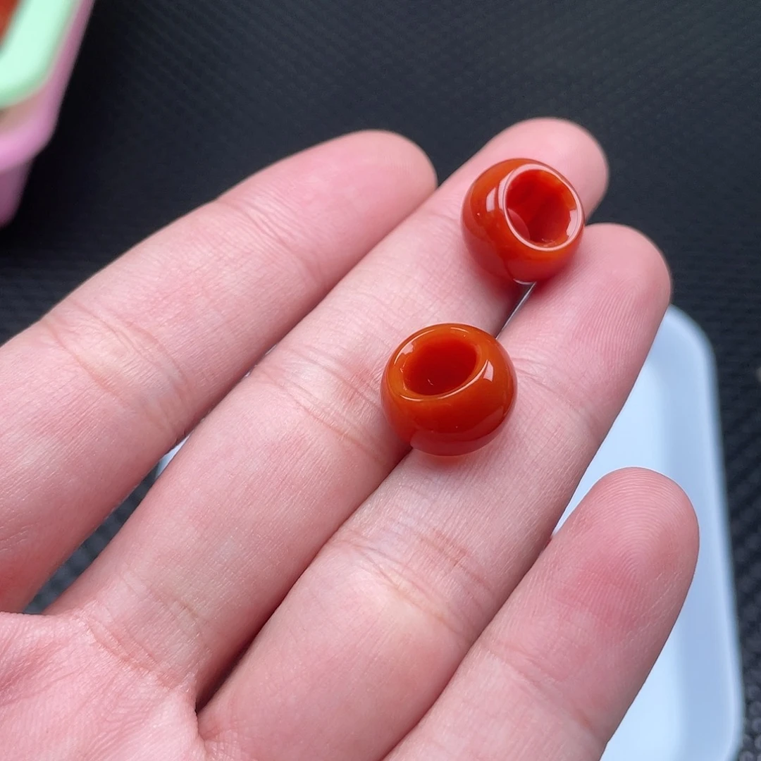南红玛瑙5号 8*13柿子红跑环圈一组2颗未镶嵌