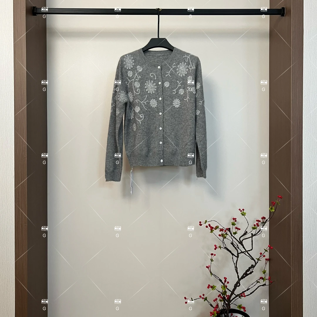 【齐】女装上衣打底衫毛衣针织时尚女士 M250344