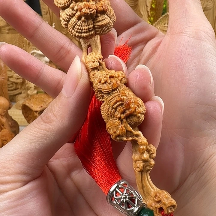 柏木（崖柏）灵芝如意