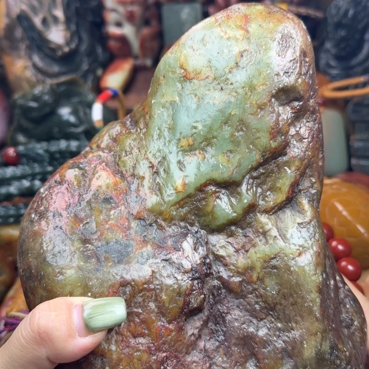 透闪石质玉未镶嵌珠宝奇石