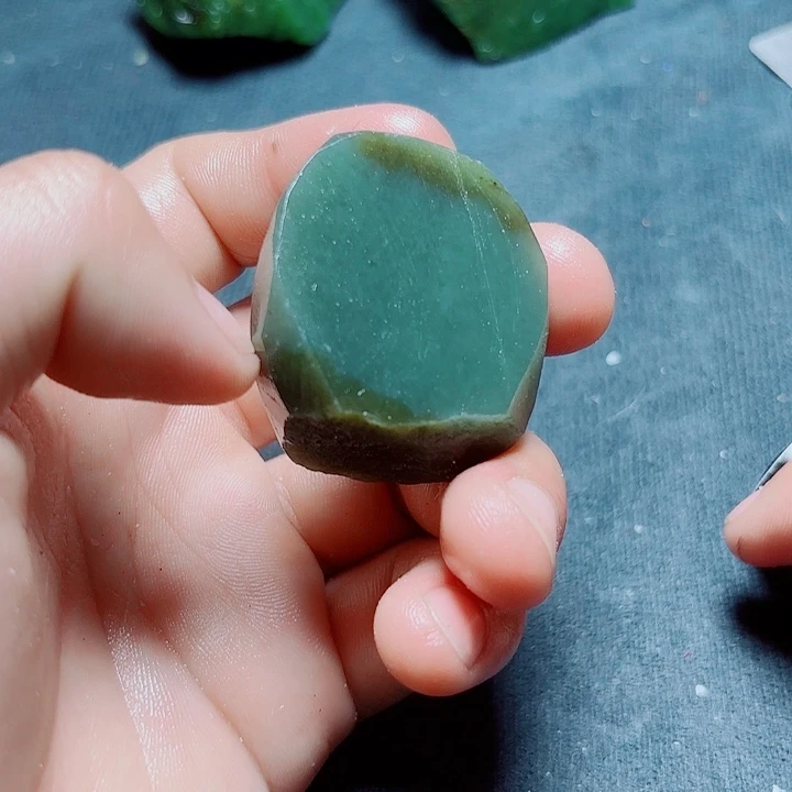 未镶嵌和田玉（糖玉）珠宝奇石