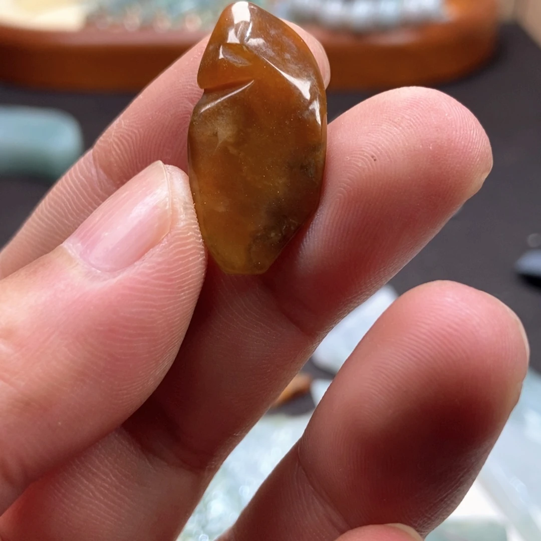 沈***℡未镶嵌定制翡翠包工小松鼠