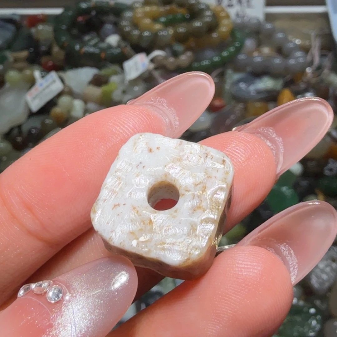 和田玉未镶嵌珠宝半成品