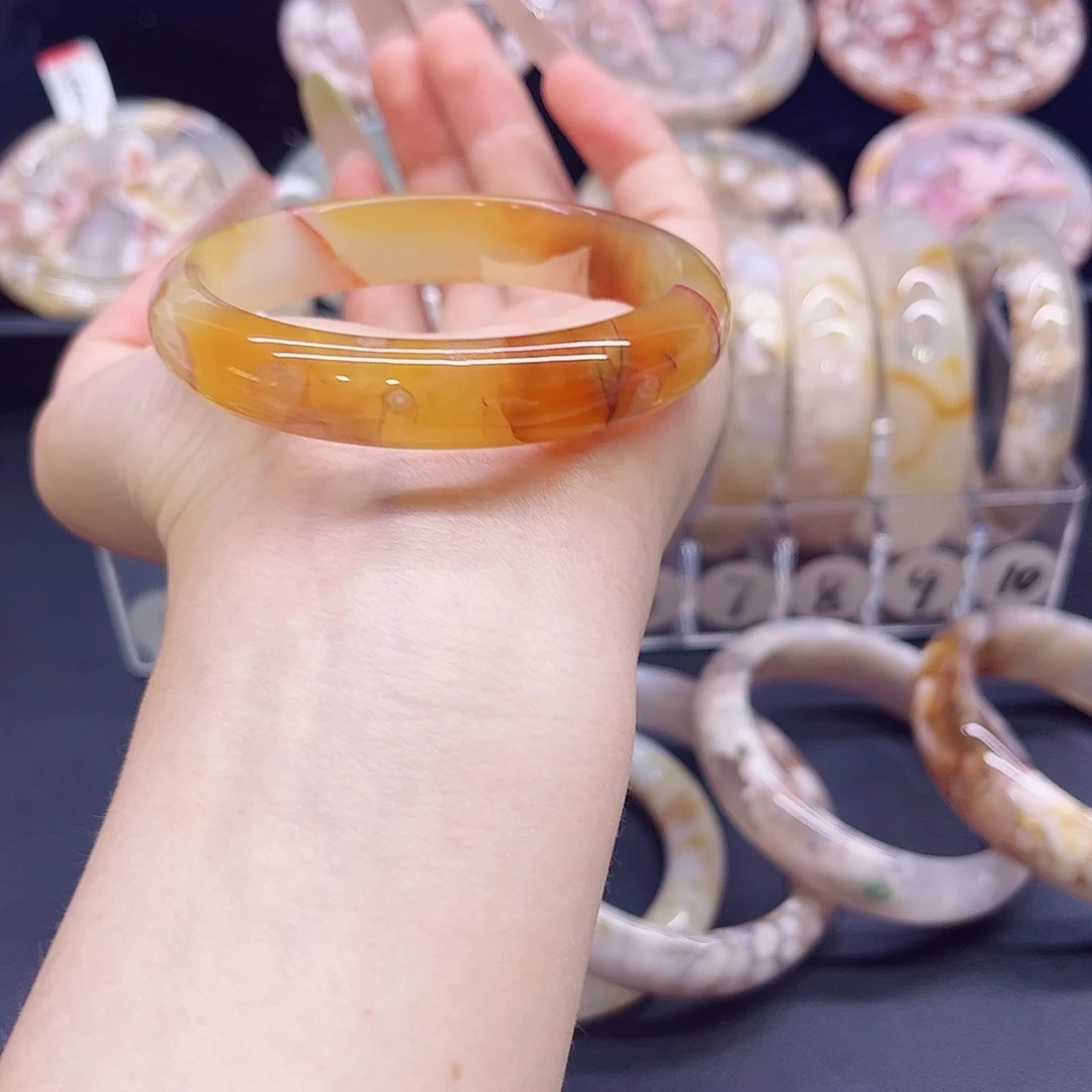 玛瑙/玉髓手镯未镶嵌54