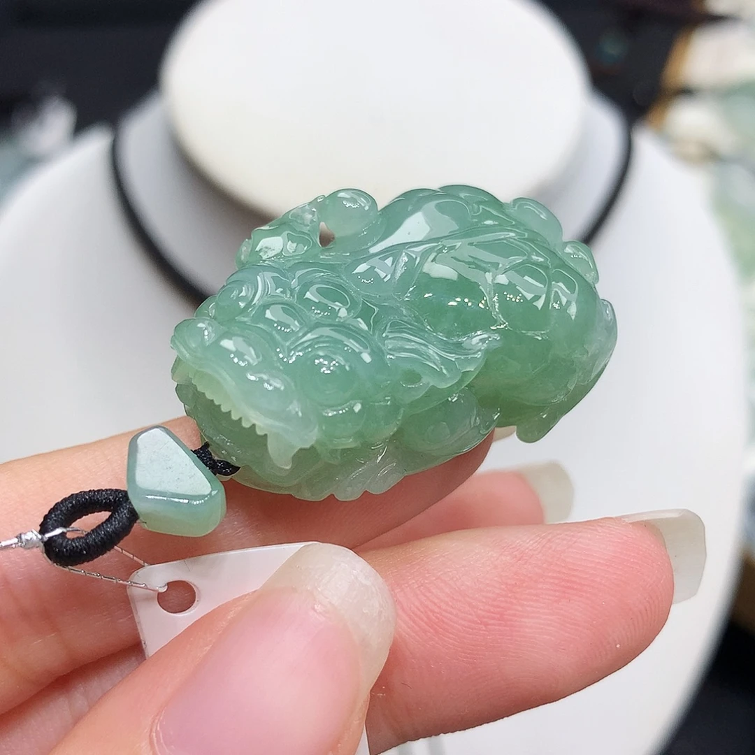 翡翠未镶嵌胸饰翡翠13，34/21.5/12.7