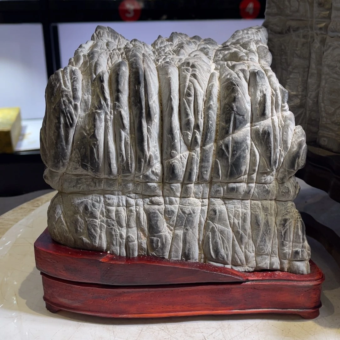 孤***仙石材全场观众起立为自己加油