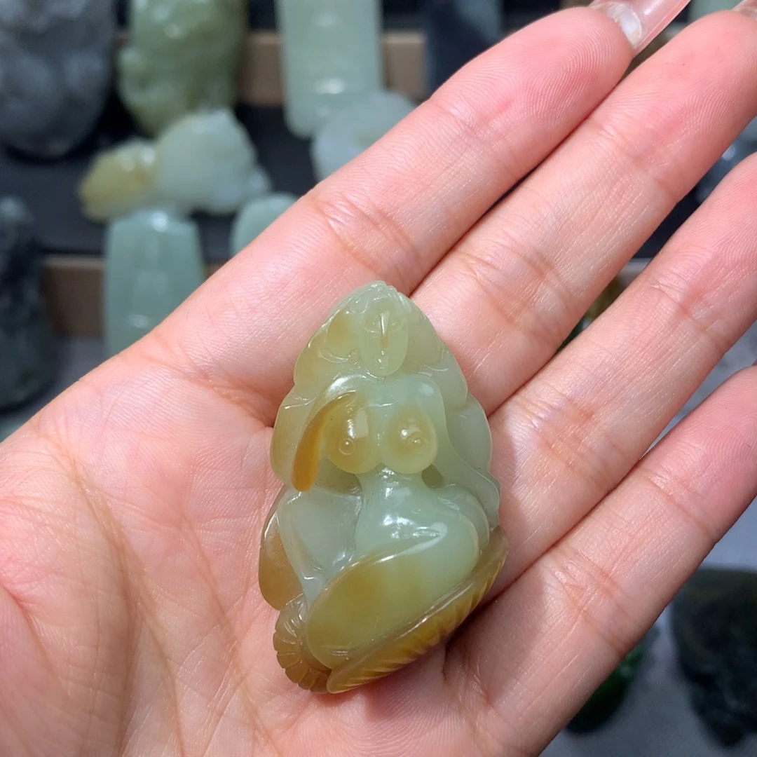 和田玉未镶嵌颈饰