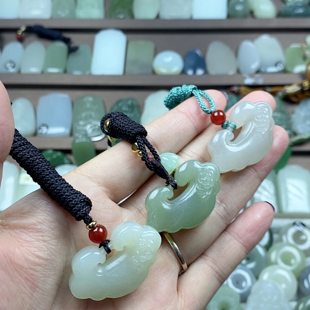 和田玉未镶嵌颈饰35mm平安锁多样性发1件