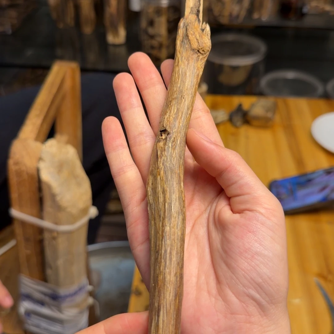 沉香碎屑沉香白棋块料15克