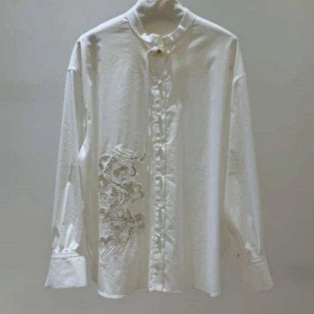 白色刺绣龙纹衬衫