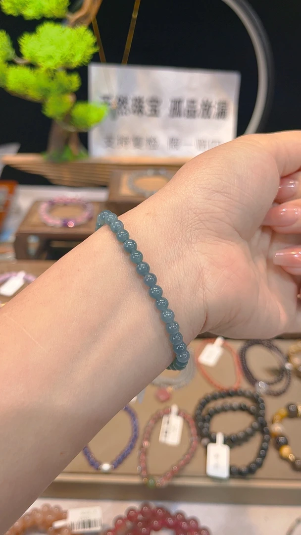 单圈素圈蓝水翡翠款手串Y609