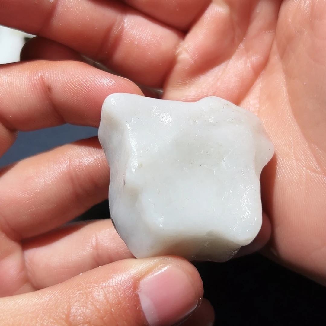 和田玉未镶嵌珠宝奇石