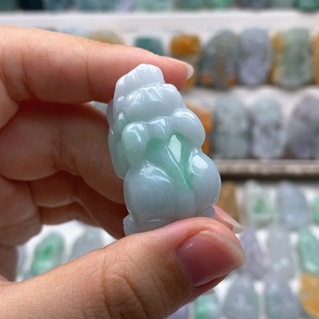 翡翠未镶嵌吊坠(赠链)