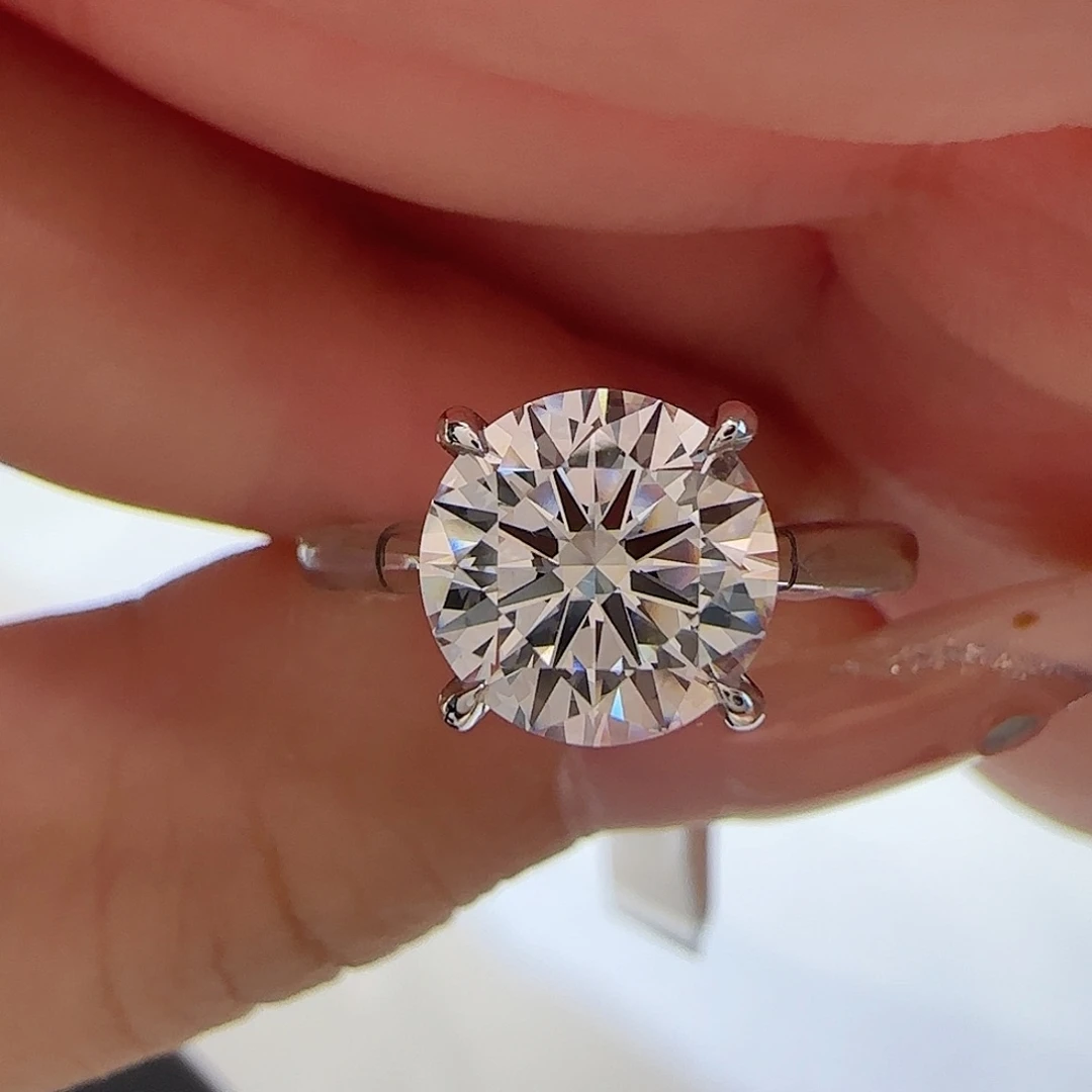 实验室培育钻石铂Pt950镶嵌经典素四爪2卡