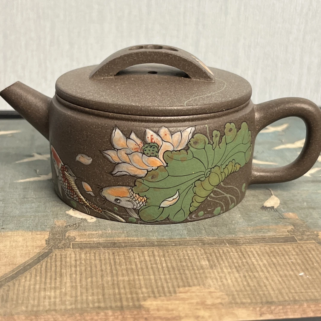 宜兴原矿紫砂汉瓦壶老天青泥料半手工制作泥绘鱼戏荷叶间130cc