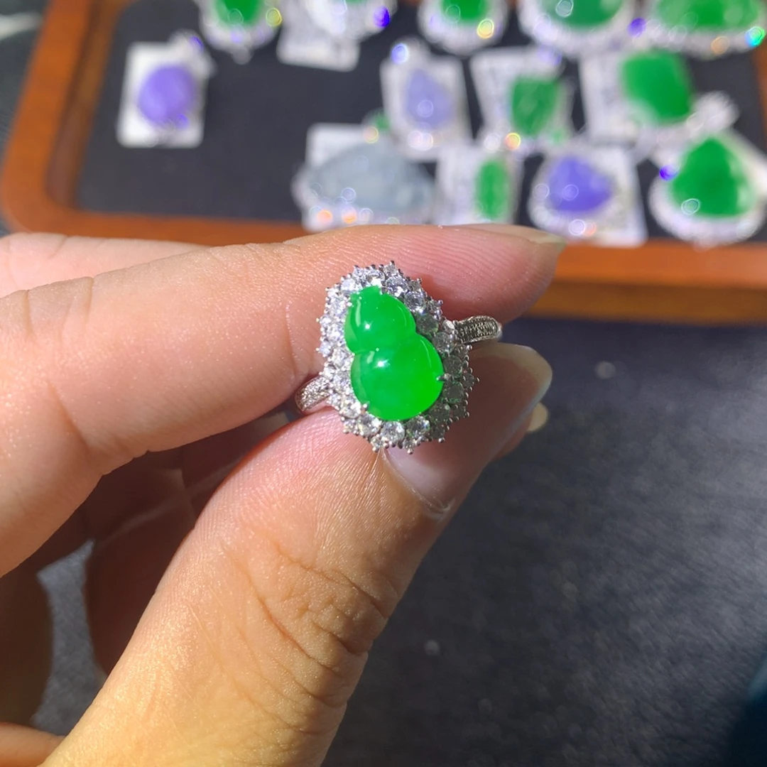 烯***墁18K金镶嵌戒指翡翠翡翠
