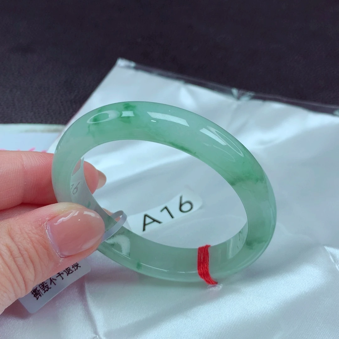 翡翠手镯未镶嵌棠****)手镯88