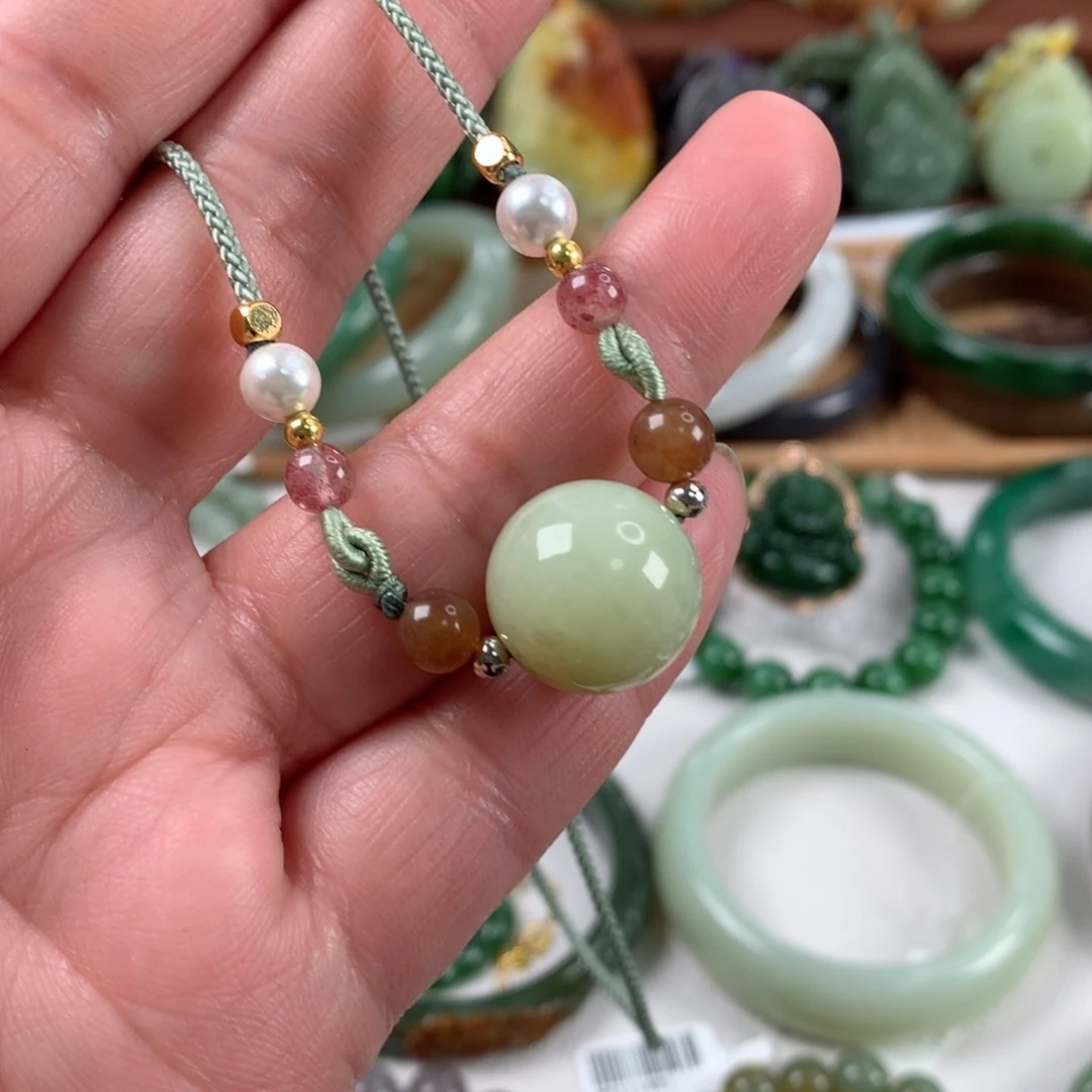 和田玉颈饰未镶嵌