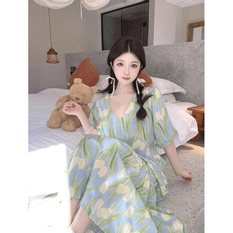 新款夏季睡衣女裙子V领宽松大裙摆外穿长睡裙女夏大码碎花蛋糕裙